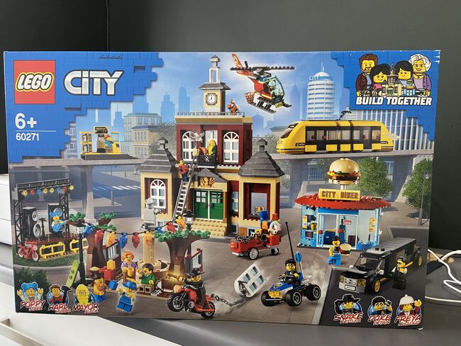 Main Square - Retired Set, Lego 60271, T-Rex (Terence), City, Pretoria East, Image 3