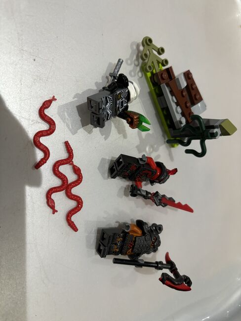 Ninjago Vermillion Invader complete set, Lego 70624, Karen H, NINJAGO, Maidstone, Abbildung 4