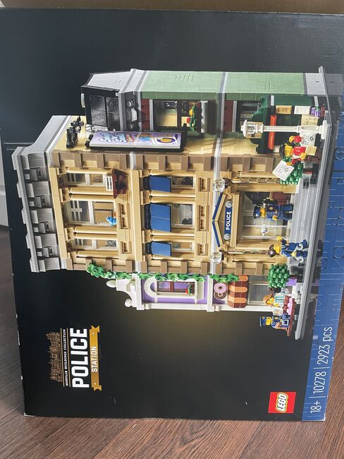 Police station modular, Lego 10278, Charlie Hollingsworth, Modular Buildings, Grantham, Lincolnshire , Abbildung 2