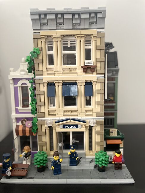 Police station modular, Lego 10278, Charlie Hollingsworth, Modular Buildings, Grantham, Lincolnshire , Image 4