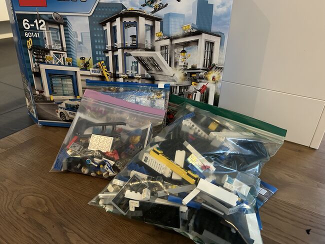 Polizeiwache, Lego 60141, Janine, City, Diepoldsau , Abbildung 2