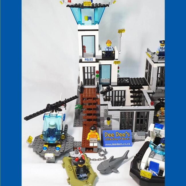 Prison Island, Lego 60130, Dee Dee's - Little Shop of Blocks (Dee Dee's - Little Shop of Blocks), City, Johannesburg, Image 4