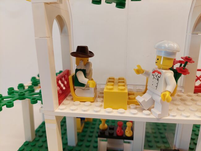 Restaurant / Breezeway Cafe, Lego 6376, Elke, Town, Linz, Image 9