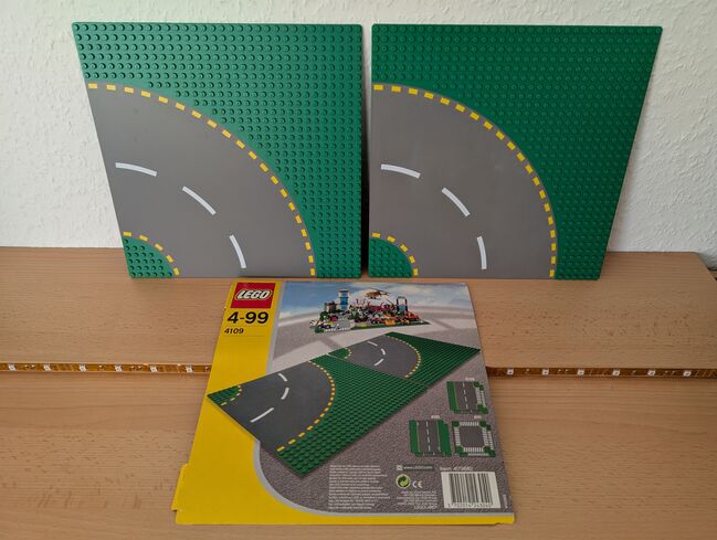 Strassenplatten Kurven mit gestrichelter Linie (4109), Lego 4109, Bjoern, City, Friedrichshafen