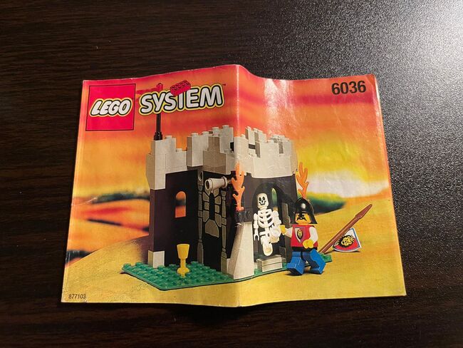 Royal Knights (Castle) - Skeleton Surprise, Lego 6036, John Barnes, Castle, Canterbury