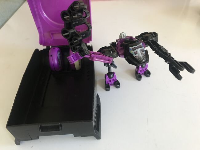 Set of 10 Throw Bots, Lego, Patricia Mallon, Technic, Victoria, Image 5