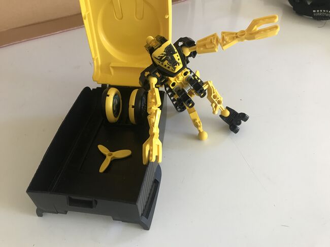 Set of 10 Throw Bots, Lego, Patricia Mallon, Technic, Victoria, Image 8