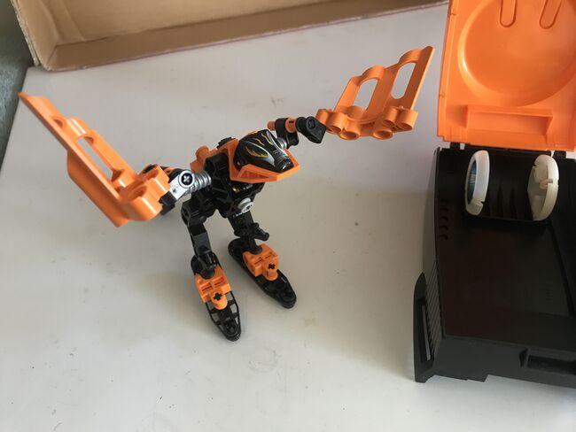 Set of 10 Throw Bots, Lego, Patricia Mallon, Technic, Victoria, Image 9