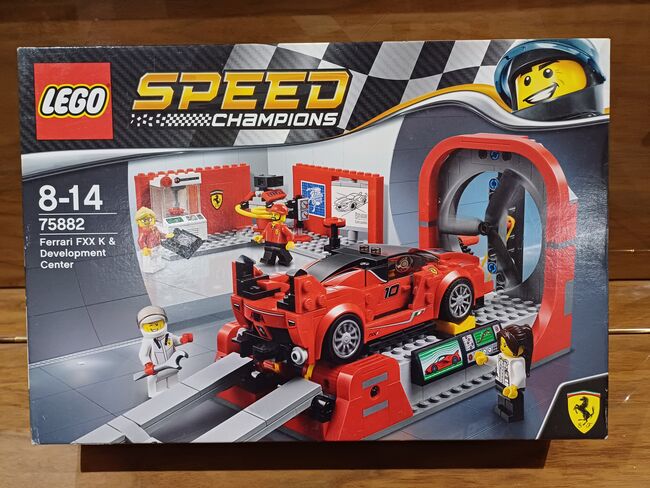 Speed Champions. Ferrari FXX K & Development centre, Lego 75882, Guy Wiggill, Speed Champions, Underberg 