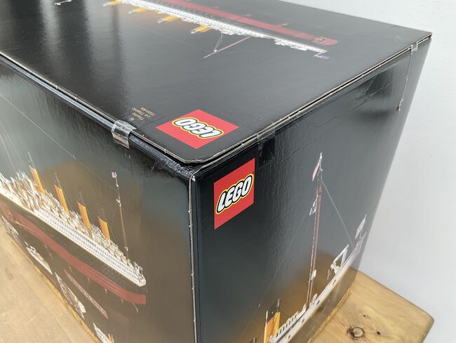 Titanic - brand new and unopened, Lego 10294, Duncan Good, Exclusive, Stroud, Image 4