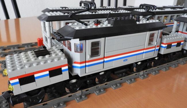Einmaliges Model vom Lego Krokodil 9V in den Farben Metroliner (Amtrak). Dies ist ein Einzelstück, w, Lego, Christian Schönbauer, Train, Moosseedorf, Image 3