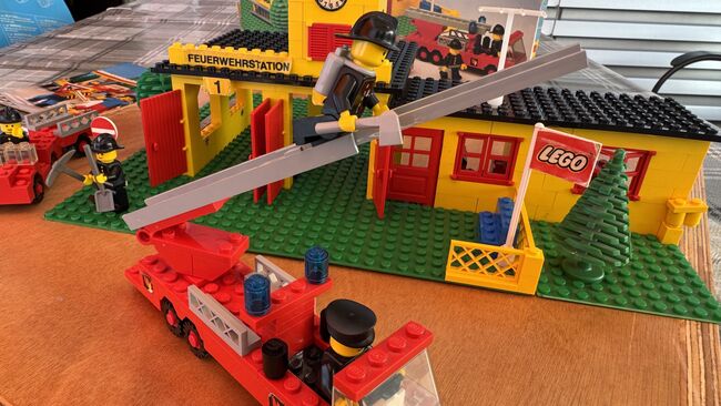 Vintage pre-owned LEGO Fire Station complete with Box, Lego 374, Stefan Bommeli, Town, Wetzikon, Image 4