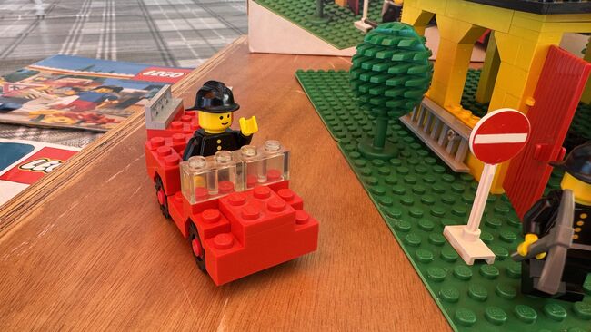 Vintage pre-owned LEGO Fire Station complete with Box, Lego 374, Stefan Bommeli, Town, Wetzikon, Image 9