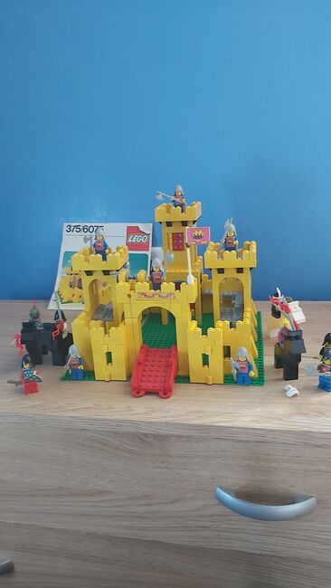 Yellow Castle, Lego 375, Patrick Mennell, LEGOLAND, Bransholme, Hull, Image 4