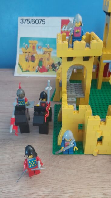 Yellow Castle, Lego 375, Patrick Mennell, LEGOLAND, Bransholme, Hull, Image 3