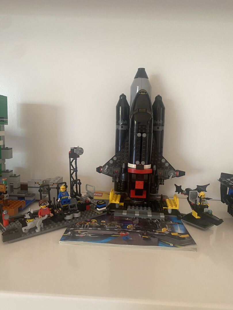 Batman shuttle lego online