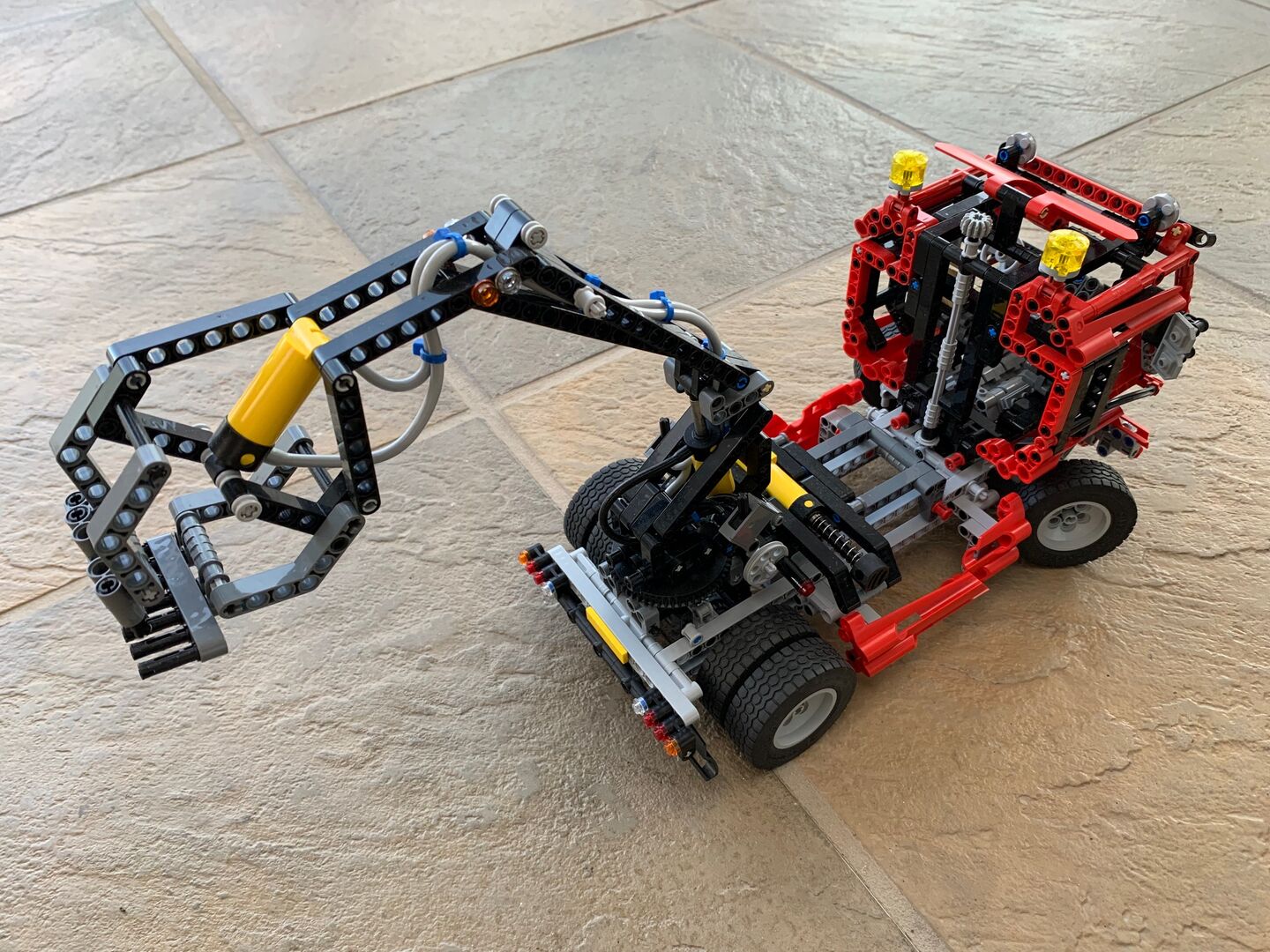 LEGO Technic Pneumatic Truck 8436